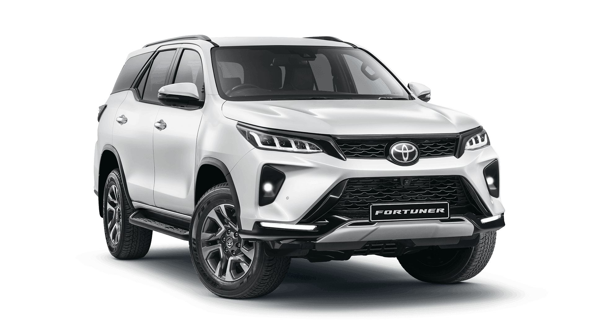Toyota Fortuner front three-quarter
